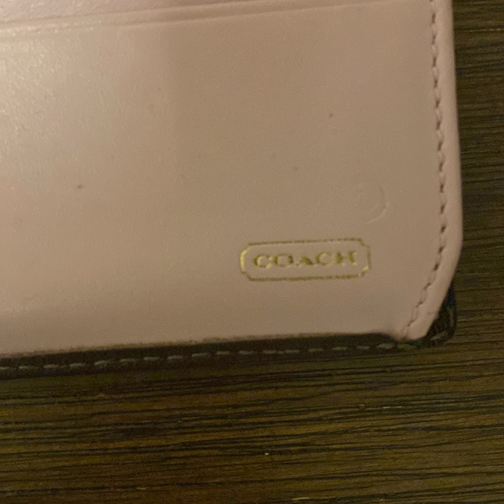 Coach wallet. - Picture 5 of 7